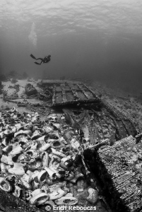 Yolanda, the wreck of the toilets in the Red Sea by Erich Reboucas 